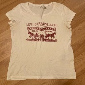 Levi’s women t shirt graphic tee v neck size large cropped shirt